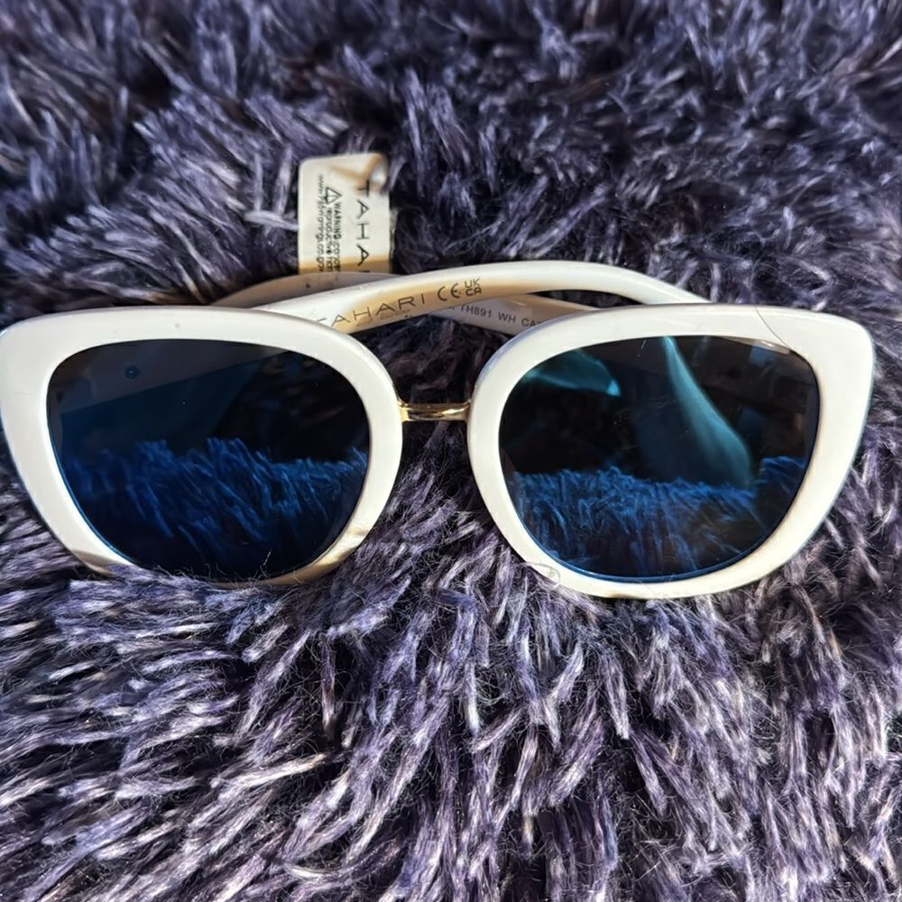 Tahari sunglasses